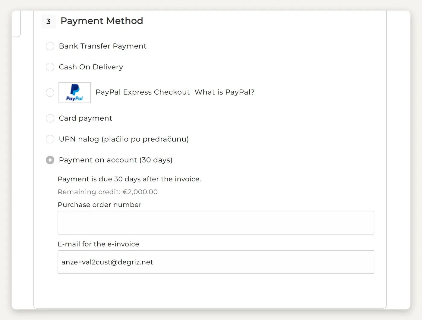 Checkout with Payment on account: the term, the remaining credit, a purchase order number and an e-mail for the e-invoice