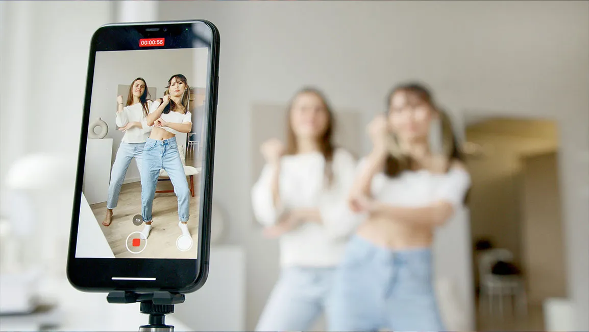 Video recordings on the online store